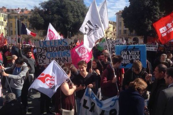 Ils étaient près de 2000 à manifester à Nice contre le projet de loi El Khomri