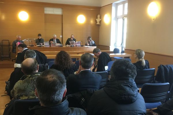 12/01/17 - Arrêté anti-brukini de Sisco devant le tribunal administratif de Bastia