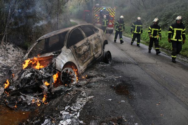 Un homme de 18 ans est décédé dans un accident de voiture ayant entraîné l'embrasement du véhicule, vers Saint-Pierrebrouck