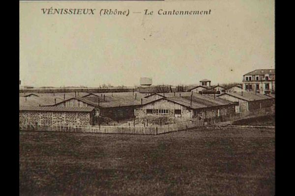 Le camp du quartier de l'Arsenal (ici en 1914) où 1016 Juifs étrangers furent emprisonnés en août 1942. Plus de la moitié sont morts en déportation. Les autres furent sauvés par des associations caritatives catholiques, protestantes et juives