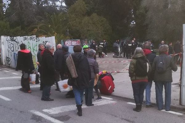 Les familles sont installées depuis plusieurs mois à Golfe Juan.