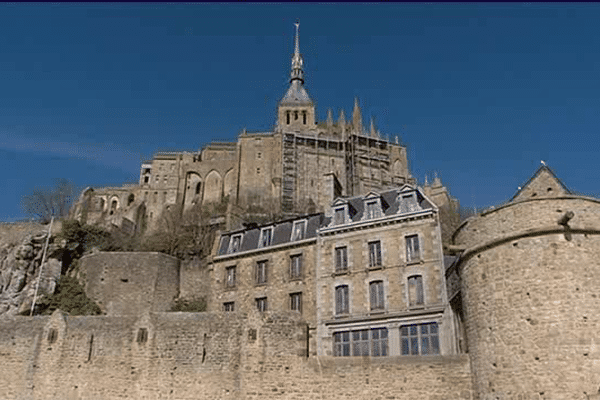 Au Mont-Saint-Michel, on recense 13 candidats pour 103 électeurs. Trois listes s'affrontent ce dimanche.