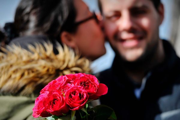 Un petit message, un cadeau, une chanson... c'est ce que proposent les facteurs d'amour à l'occasion de la Saint Valentin. L'association cherche des bénévoles.