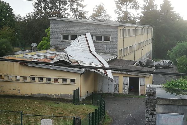 S'il y avait eu des élèves au moment où les vents d'orage ont arraché le toit de l'école du Vigenal à Limoges, le 17 septembre dernier, leur sécurité aurait étédéfinie par le Plan Particulier de Mise Sûreté obligatoire de l'établissement.