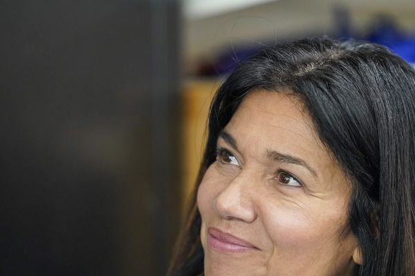 Samia Ghali, 51 ans, se lance dans la bataille des municipales avec son micro-parti "Marseille avant tout".