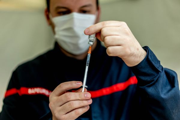 Le pompier révoqué parce qu'il avait présenté un faux pass de vaccination Covid sera réintégré.