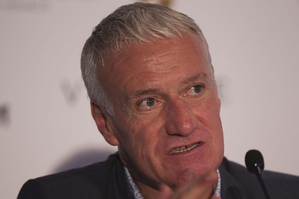 Pour Didier Deschamps, Thierry Henry "commence dans le dur".