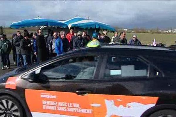 Venus des différents départements alentour, les agriculteurs, rejoints à la mi-journée par les taxis, poursuivent leur action au sud de Montauban