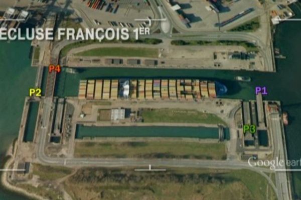 L'écluse François Premier du Havre est constituée de quatre portes roulantes. C'est la P1 qui est actuellement l'objet de travaux. 