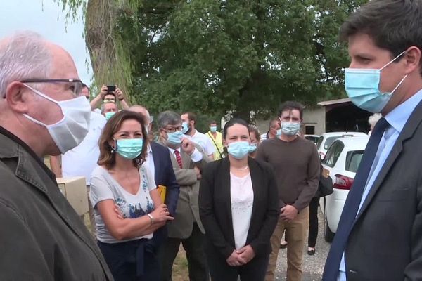 Julien Denormandie visite deux exploitations agricoles de Haute-Garonne, ce vendredi 14 août.