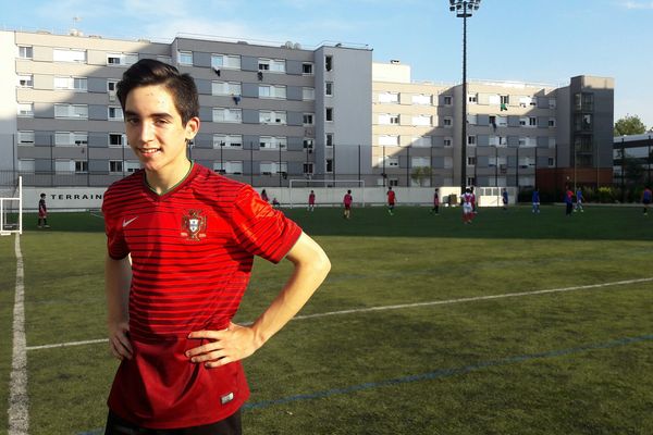 Neil Falcao-Samson, 14 ans, porte-drapeau de l'Euro 2016.