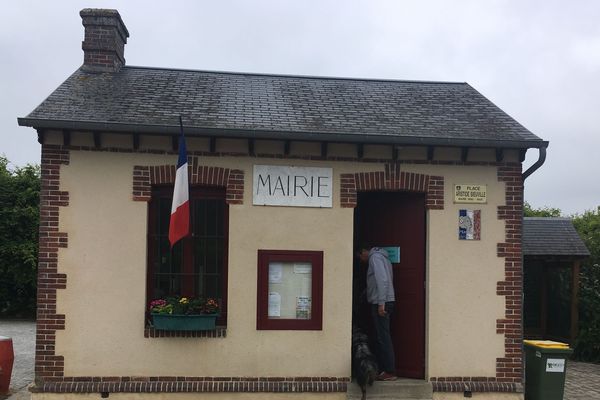 Au Tartre-Gaudran, dont voici la mairie, on ne compte qu’une quarantaine d’habitants – résidences secondaires comprises.