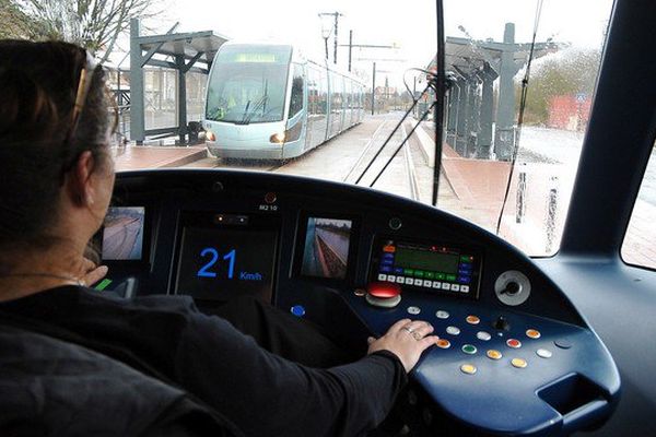 Supprimer l'arrêt de tramway Hôtel de ville pour en finir avec les incivilités, le débat agite Valenciennes