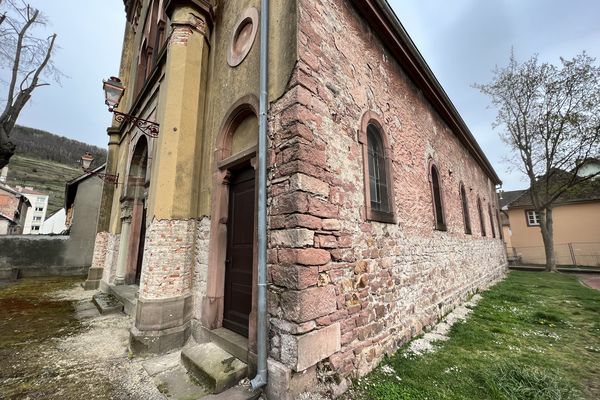 La synagogue de Guebwiller a bénéficié d’une première restauration en 1957 et a été protégée dès 1984 au titre des Monuments Historiques.