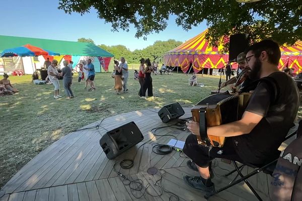 Le festival s'est ouvert avec un bal trad.