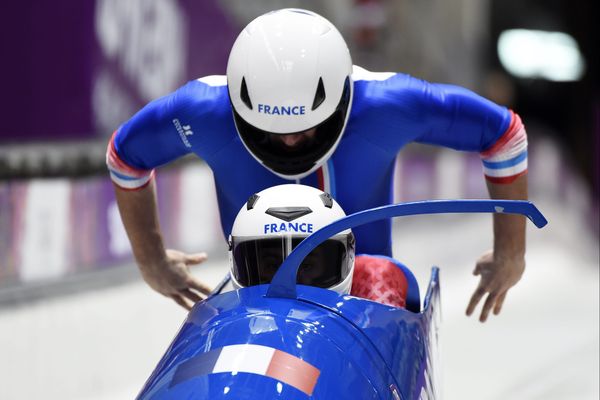 En 2014, pour ses 1ers Jeux, Romain Heinrich était pousseur (ici, debout, en action). En Corée, il prendra la place du pilote, à l'avant.