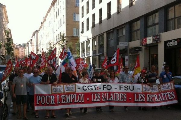 Plusieurs centaines de personnes ont pris part au défilé ce matin à Bastia 