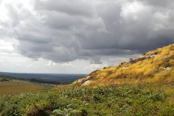 Superbes Monts d'Arrée sous la grisaille