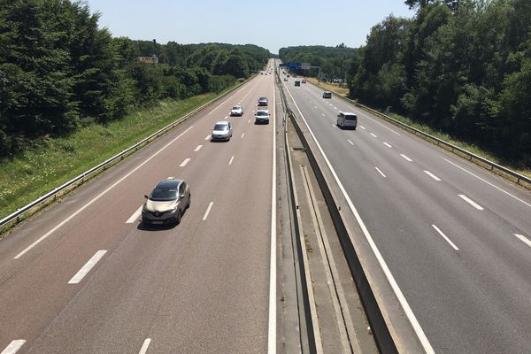 Jeudi 12 décembre 2024, la douane de Limoges intercepte un véhicule Mercedes circulant sur l’autoroute A20 dans le sens nord sud. Il s’agit d’un couple, une femme âgée de 56 ans et un homme de 58 ans. (photo d'illustration)