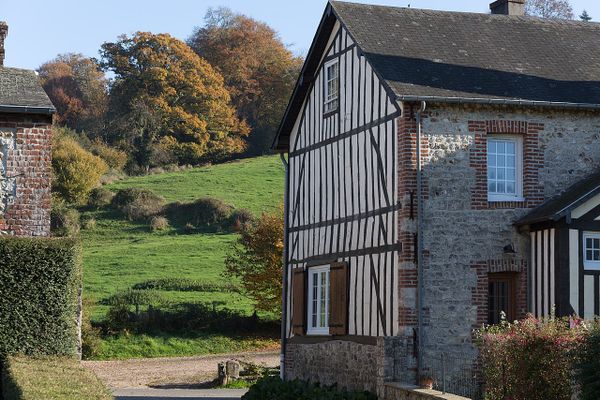 Dans le Calvados, retour des éclaircies d'ici à la mi-journée de ce LUNDI sur le Pays d'Auge, à Barneville-la-Bertran.