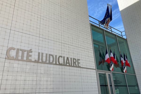 Le procès de l'entreprise de désamiantage NSDP, basé à Feytiat, a repris ce 2 juillet 2024, à la cité judiciaire de Limoges.