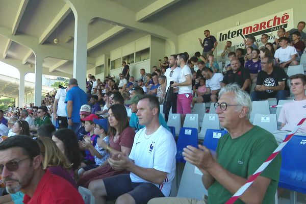 Un millier de supporters de football venus encourager la ligue 1 à Tulle