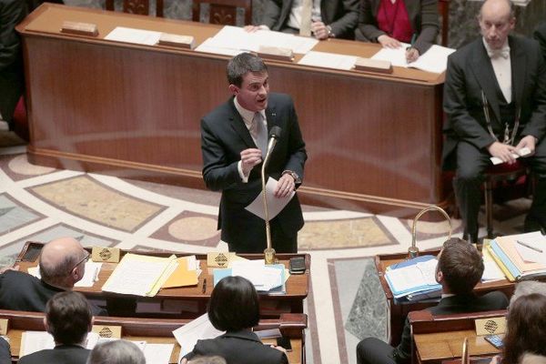 Manuel Valls face aux députés 