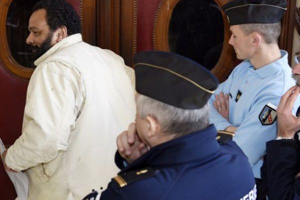 Archives. Dieudonné M'bala M'bala en mars 2015 au palais de justice de Paris. 