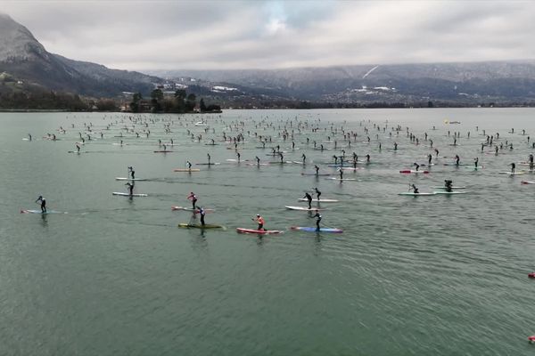 700 personnes ont participé à la Gla Gla Race, la course de paddle sur le lac d'Annecy