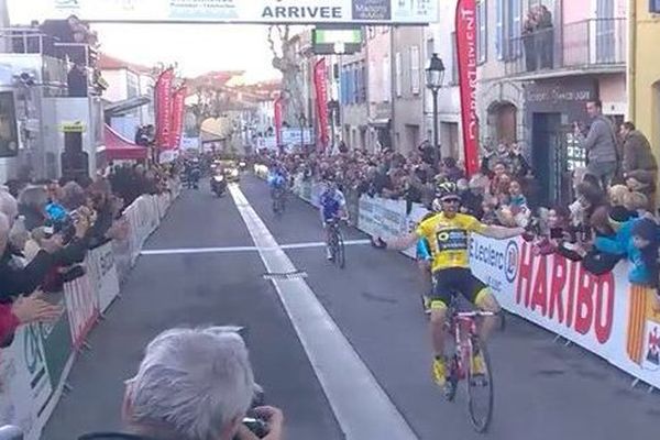 Jonathan Hivert sur la ligne d'arrivée de la seconde étape.