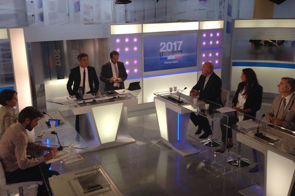 Législatives 2017. Débat entre Najat Vallaud-Belkacem, Bruno Bonnell (LREM), Laurent Legendre (FI) Emmanuelle Haziza (LR-UDI) et Stéphane Poncet (FN) pour la 6e circonscription du Rhône