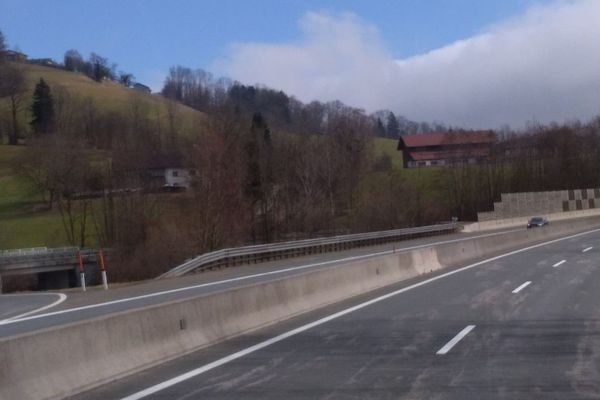 Les élèves du collège du Jardin des Plantes de Poitiers ont pu reprendre la route vers Graz, jeudi matin.