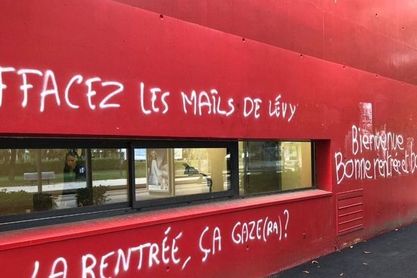 Des tags antisémites découverts à l'université Grenoble-Alpes