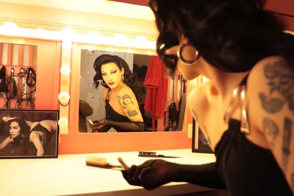 Violet Chachki en grande première au Crazy Horse