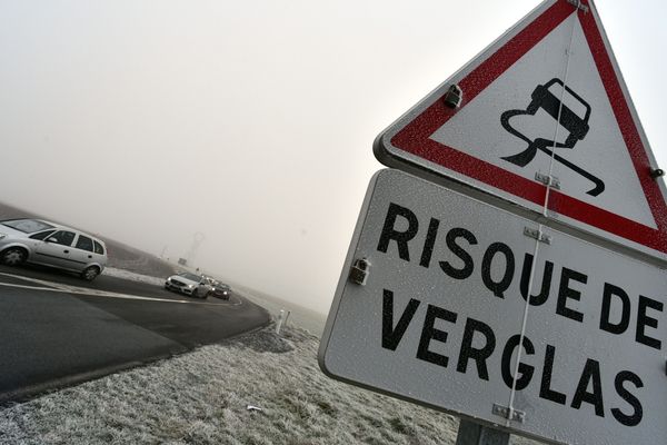 Météo-France annonce des températures minimales qui pourront localement s'abaisser jusqu'à -5° voire -6° sous abri dans les terres à l'aube.