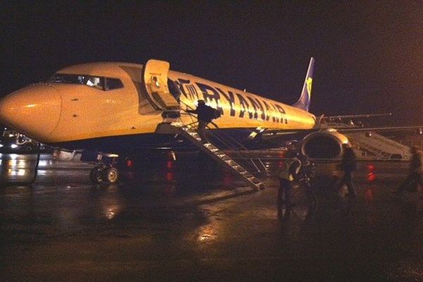 Un avion de la compagnie Ryanair sur le tarmac de l'aéroport de Limoges -Bellegarde