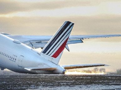 Un voyageur repère des vis manquantes sur l'aile d'un Airbus et fait  annuler le vol