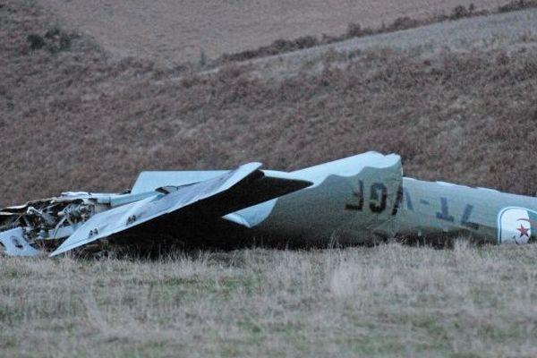 Trélans (Lozère) - l'avion militaire algérien (Casa C-295) se serait disloqué en vol avant de s'écraser dans un champ - 9 novembre 2012.