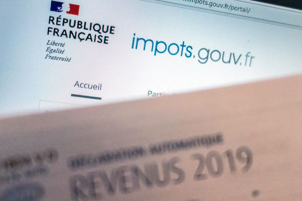 Dernière ligne droite pour la déclaration d'impôt sur les revenus 2019, décalée de plusieurs semaines par rapport aux dates initialement prévues, pour cause de pandémie de coronavirus.