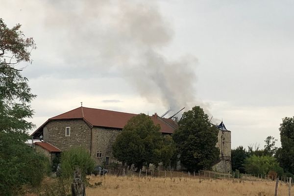 Le château de Quisonnas se situe à Sérézin-de-la-Tour en Isère.