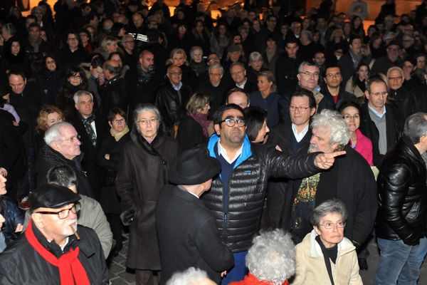 Quelques 400 personnes rassemblées à l'appel du Crif et de la licra devant la préfecture de Toulouse