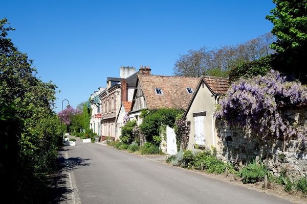 Brouillards et nuages bas en matinée dans les terres puis retour du soleil sur toute la Normandie