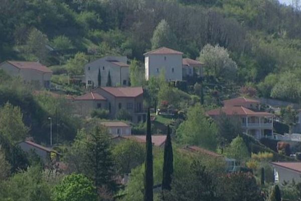 Entre Clermont-Ferrand, Thiers et Issoire, se cache un petit morceau de Toscane...