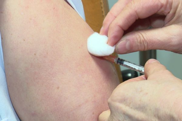 La vaccination doit s'intensifier pour le rappel de la 3ème dose actuellement