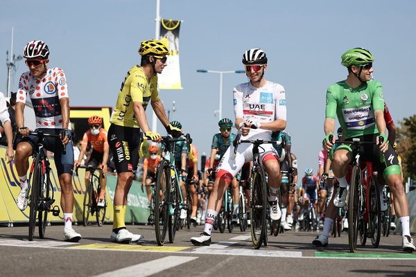 Avant le départ de la 19e étape du Tour de France à Bourg-en-Bresse ... 18/9/20