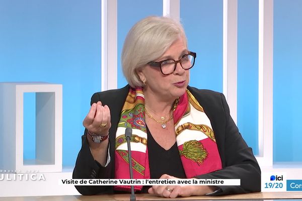 Catherine Vautrin sur le plateau de Pulitica