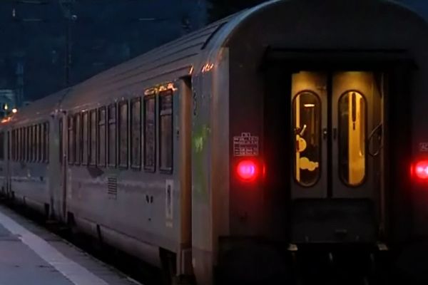 Les usagers devaient passer entre 3h30 et 4h30 en train et autocar pour faire le trajet durant les travaux de la ligne