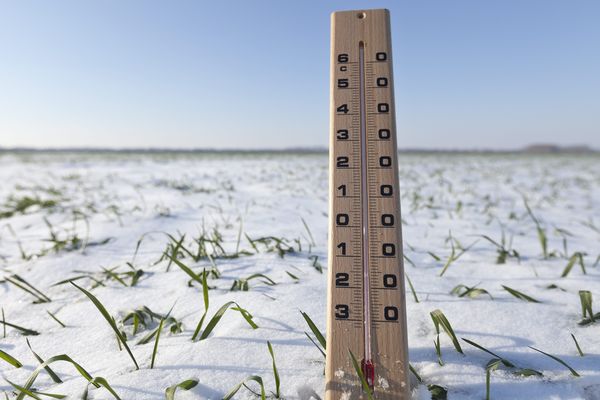 Dans le Cantal, les températures pourraient descendre jusqu’à -10°C mardi 6 et mercredi 7 février 2018 et -11 °C le jeudi 8 février 2018. 