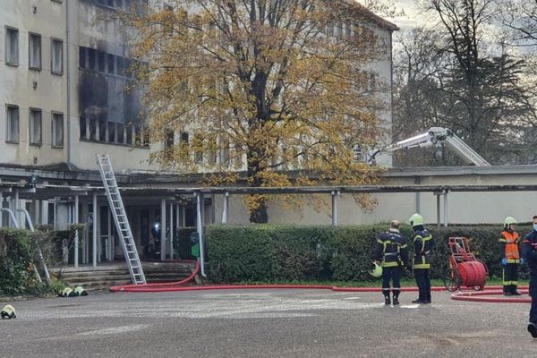 Le feu s'est déclaré sur un étage de l'internat