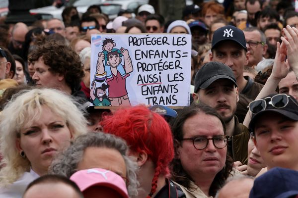 La manifestation du 5 mai contre la transphobie a mobilisé près de 11 000 personnes en France.